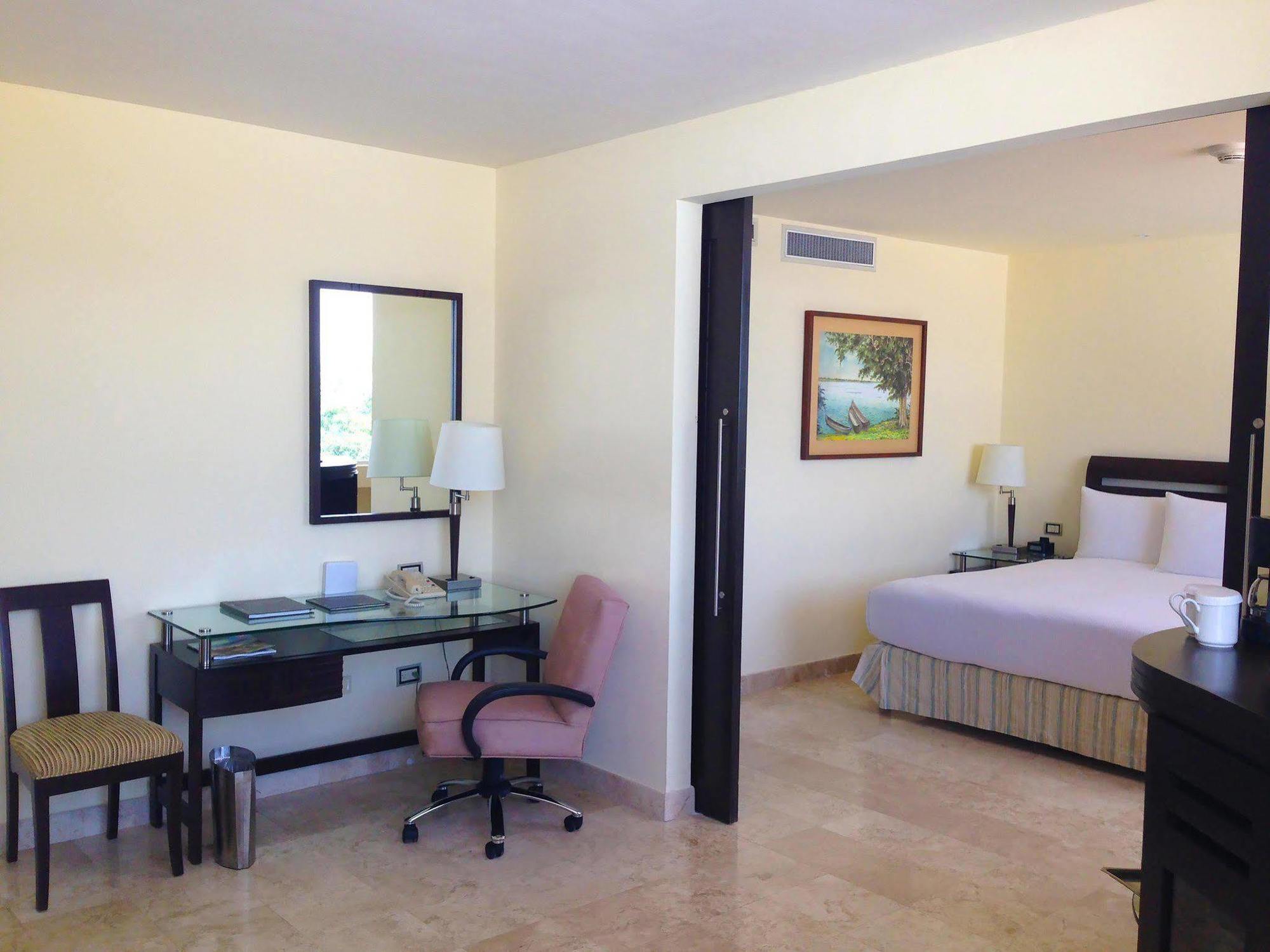 Holiday Inn - Villahermosa Aeropuerto, An Ihg Hotel Extérieur photo